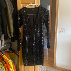 Black Scalloped neck sequins Express dress XS